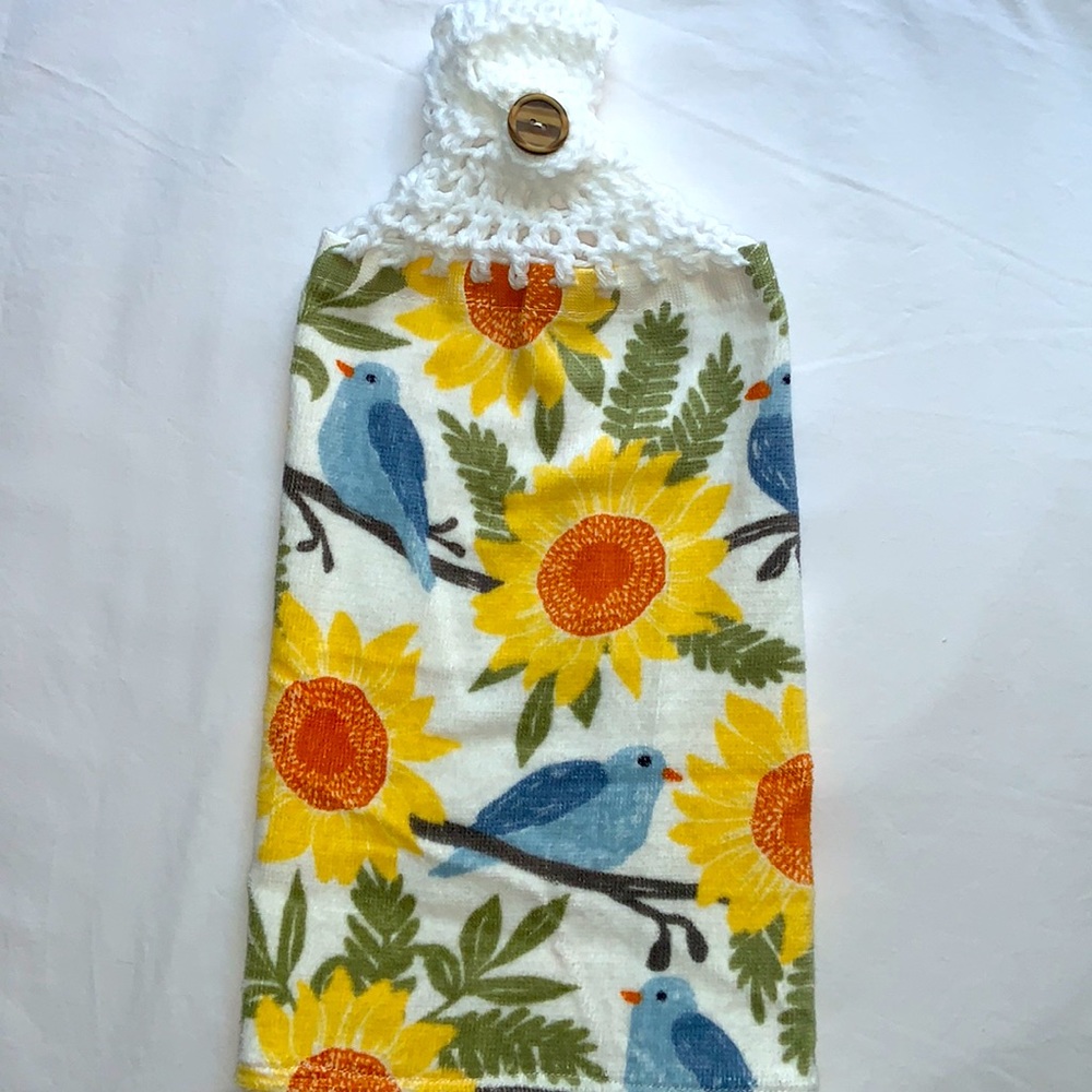 Hand Crafted Crocheted Top Sunflowers Hanging Kitchen or Bathroom Hand Towels - Picture 4 of 7